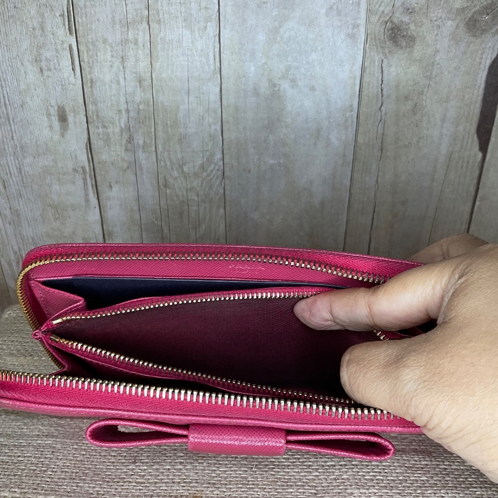 Prada Pink Saffiano Ribbon Zip Around Full Inclusion - Picture 6 of 9